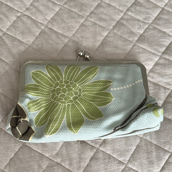 Elegant Floral Clutch - Brown and Blue - Picture 2 of 4